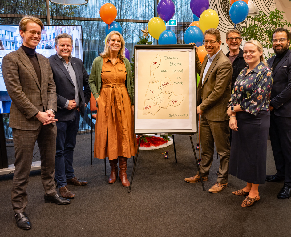 Ondertekende aanvraag Samen Sterk naar School en Werk 2026-2029 in Noord-Holland Noord Fotograaf: Marco Knies Fotografie
