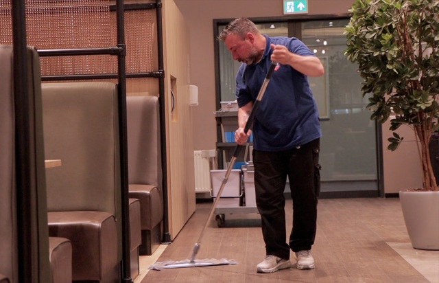 Medewerker Schoonmaak Restaurant
