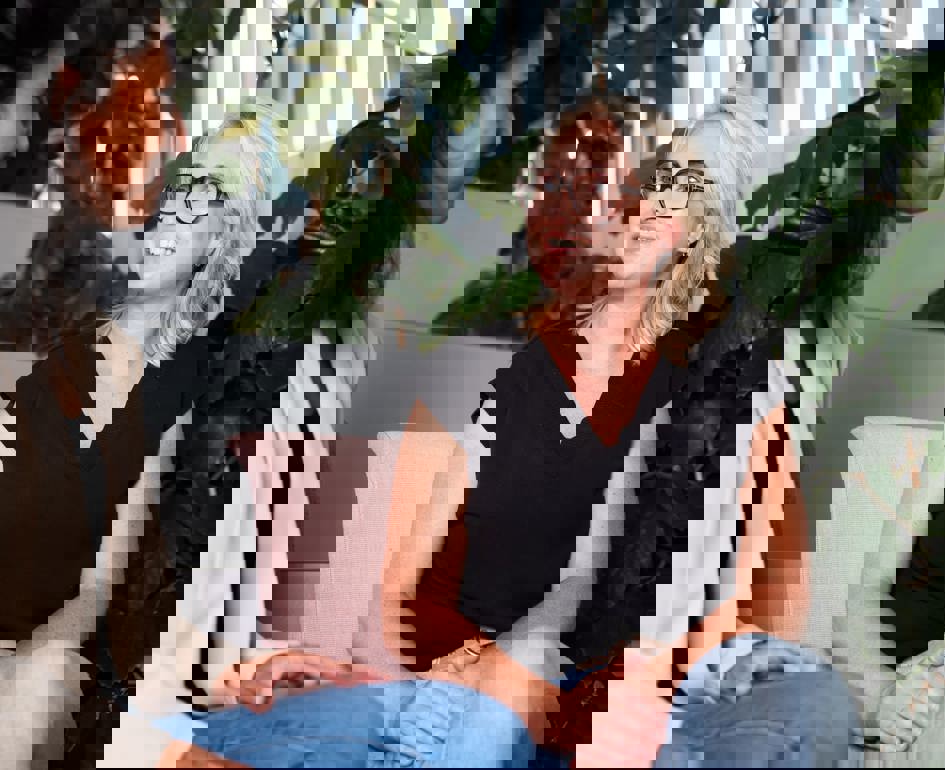 Gesprek Op Stoelen Bij Plant