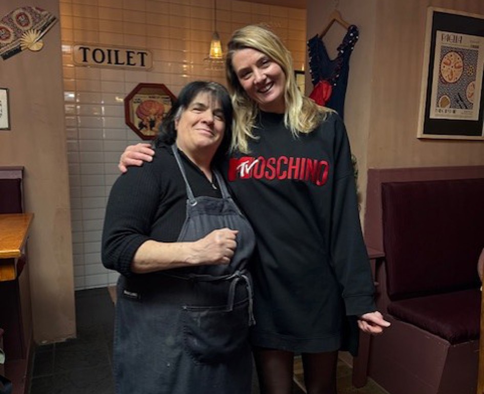 Patrizia en Evelien op de foto bij Casa 22